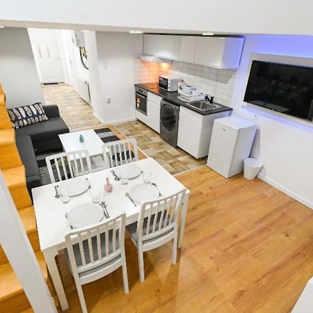 Lovely Studio Flat In Damjanich Street - Leonard Budapest Exterior photo