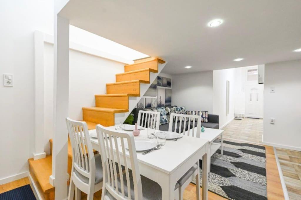 Lovely Studio Flat In Damjanich Street - Leonard Budapest Exterior photo