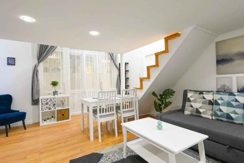 Lovely Studio Flat In Damjanich Street - Leonard Budapest Exterior photo
